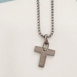 Κολιέ σταυρός ανδρικός από ατσάλι 316L σε ασημένιο χρώμα