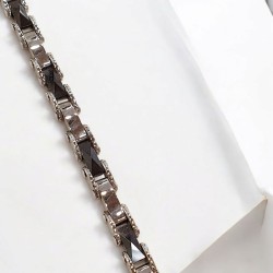 Βραχιόλι χειροπέδα από ατσάλι 316L σε χρώμα ασημένιο και μαύρο διπλής όψης