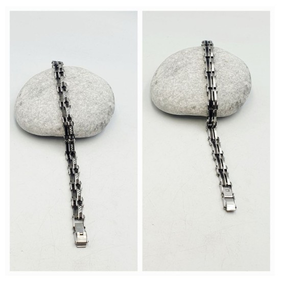 Βραχιόλι Χειροπέδα από Ατσάλι L316  σε Χρώμα Ασημένιο με Μαύρο Διπλής Όψης 