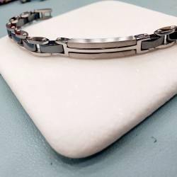 Βραχιόλι Χειροπέδα ανδρική από ατσάλι L316 σε ασημένιο χρώμα με λεπτομέρειες μαύρες 