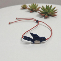 Χειροποίητο Μαρτάκι Μακραμέ με μπλε χελιδόνι