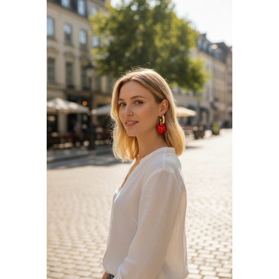 Σκουλαρίκια καρδιές κόκκινες με κρίκο σε χρυσό χρώμα από ατσάλι 316L