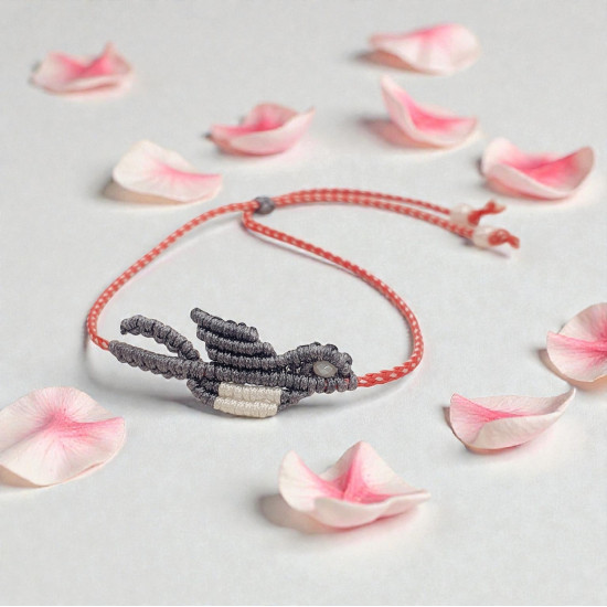 Χειροποίητο Μαρτάκι Μακραμέ με γκρι χελιδόνι