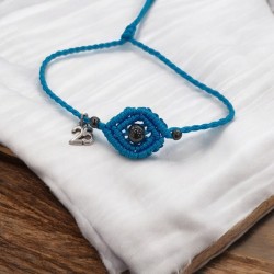 Diaxeirinis Βραχιόλι γούρι μάτι με αιματίτη σε χρώμα γαλάζιο με πλέξη μακραμέ και γουράκι "25"