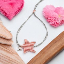 Diaxeirinis Βραχιόλι γούρι αστέρι σε χρώμα ροζ με πλέξη μακραμέ και γουράκι "25"