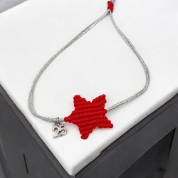 Diaxeirinis Βραχιόλι γούρι αστέρι σε χρώμα κόκκινο με πλέξη μακραμέ και γουράκι "25"