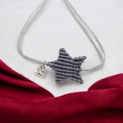 Diaxeirinis Βραχιόλι γούρι αστέρι σε χρώμα γκρι με πλέξη μακραμέ και γουράκι "25"