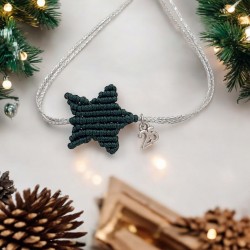 Diaxeirinis Βραχιόλι γούρι αστέρι σε χρώμα πράσινο με πλέξη μακραμέ και γουράκι "25"