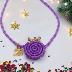 Diaxeirinis Βραχιόλι γούρι ρόδι σε χρώμα μωβ με πλέξη μακραμέ & γουράκι  "25"