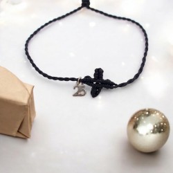 Diaxeirinis Βραχιόλι γούρι σταυρός σε χρώμα μαύρο με πλέξη μακραμέ & γουράκι  "25"