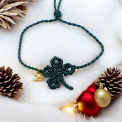 Diaxeirinis Βραχιόλι γούρι τριφύλλι σε χρώμα πράσινο με πλέξη μακραμέ & γουράκι  "25"