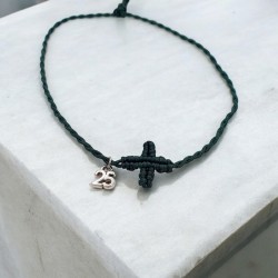 Diaxeirinis Βραχιόλι γούρι σταυρός σε χρώμα πράσινο με πλέξη μακραμέ & γουράκι  "25"