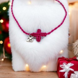 Diaxeirinis Βραχιόλι γούρι σταυρός σε χρώμα φούξια με πλέξη μακραμέ & γουράκι  "25"