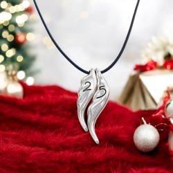 Diaxeirinis Κολιέ γούρι 2025 με μεταλλικό στοιχείο φτερά και 25 σε ασημένιο χρώμα και με κορδόνι μακρύ με αυξομείωση 