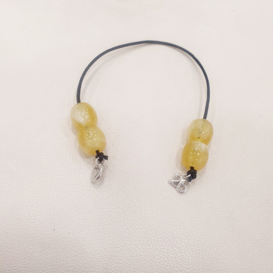 Μπεγλέρι γούρι 2026 με κίτρινη χάντρα 