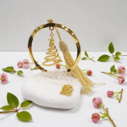 Διακοσμητικό γούρι 2026 δέντρο της ζωής με ευχές στον κορμό με πλαίσιο κύκλος σε χρώμα χρυσό σε λευκή πέτρα με χρυσή φούντα