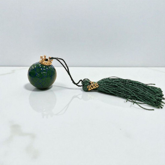 Διακοσμητικό γούρι 2026 ρόδι σε χρώμα  πράσινο με πράσινη φούντα 