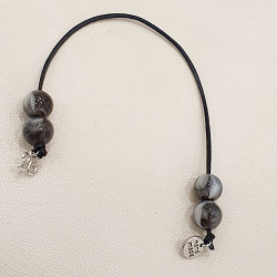 Μπεγλέρι γούρι 2026 με χάντρα γκρι