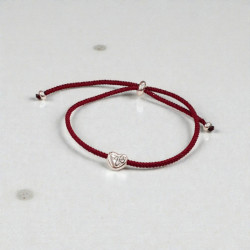Βραχιόλι γούρι 2026 καρδούλα σε χρώμα ασημένιο με μπορντό κορδόνι με αυξομείωση στο κούμπωμα