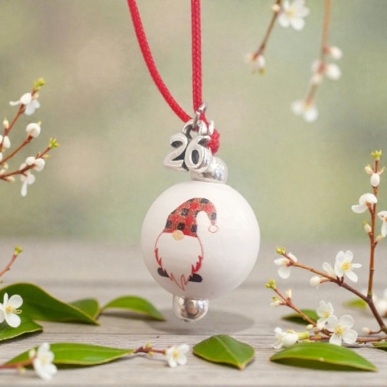 Κολιέ μακρύ γούρι 2026 νανάκια  με κόκκινο κορδόνι 