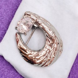 Γυναικεία Καρφίτσα Πέτου από ανοξείδωτο ατσάλι 316L σε ασημένιο χρώμα με ζιργκόν