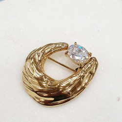 Καρφίτσα σε χρυσό χρώμα από ατσάλι 316L με ζιργκόν 