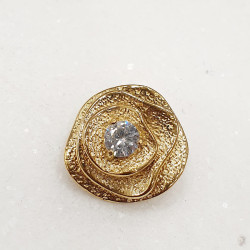 Καρφίτσα λουλούδι σε χρυσό χρώμα από ατσάλι 316L με ζιργκόν 