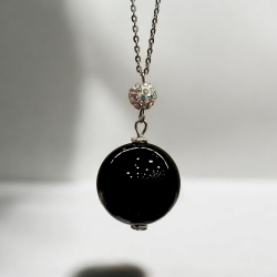 Κολιέ μακρύ μπάλα μαύρη και μπάλα από μαρκασίτη, με αλυσίδα από ατσάλι L316 σε χρώμα ασημένιο