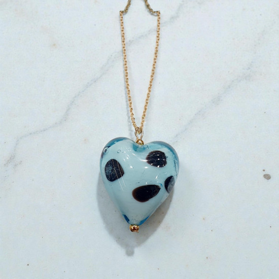 Κολιέ μακρύ με καρδιά από murano σε χρώμα βεραμάν με λεπτομέρεια στο σχέδιο και αλυσίδα από ατσάλι 316L σε χρυσό χρώμα 