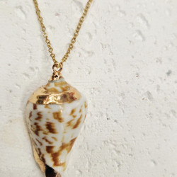 Κολιέ κοχύλι μακρύ από ατσάλι 316L σε χρυσό χρώμα 