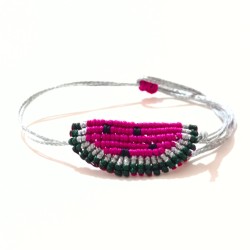 Βραχιόλι μακραμέ καρπούζι σε χρώμα φούξια με ασημένιο κορδόνι