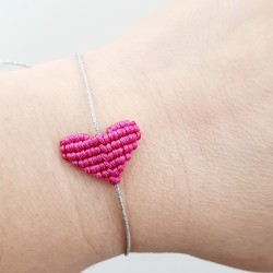 Βραχιόλι μακραμέ mini Hearts σε χρώμα ροζ