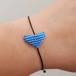 Βραχιόλι μακραμέ mini Hearts σε χρώμα γαλάζιο