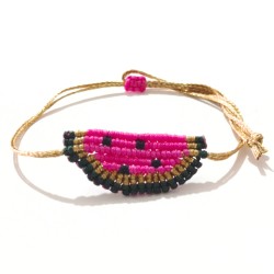 Βραχιόλι μακραμέ καρπούζι σε χρώμα ροζ έντονο με χρυσό κορδόνι
