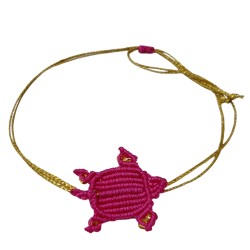 Βραχιόλι  μακραμέ χελωνάκι σε χρώμα magenta με χρυσό κορδόνι