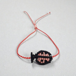 Βραχιόλι Μάρτης μακραμέ πασχαλίτσα ροζ και αυξομείωση στο κούμπωμα 