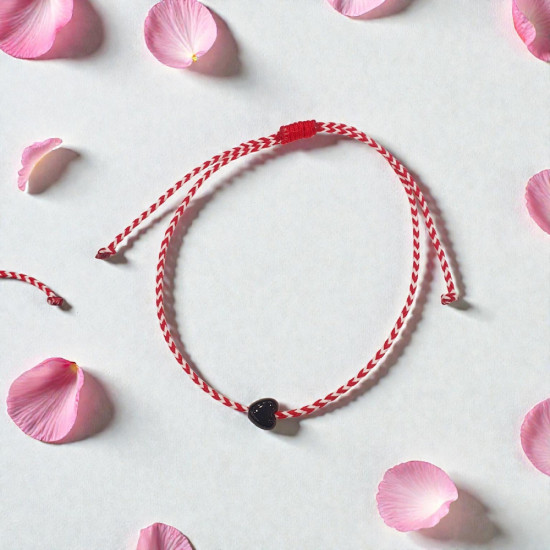 Βραχιόλι Μάρτης με καρδιά μαύρη και αυξομείωση στο κούμπωμα 