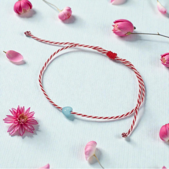 Βραχιόλι Μάρτης με καρδιά τυρκουάζ και αυξομείωση στο κούμπωμα 