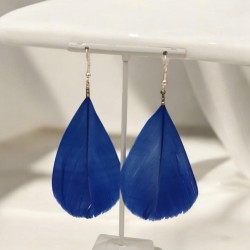 Σκουλαρίκια με μπλε φτερό με ατσάλινο κούμπωμα σε χρώμα ασημένιο 