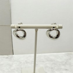 Σκουλαρίκια καρφωτά κύκλος διάτρητος από ατσάλι L316 σε ασημένιο χρώμα 