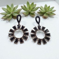 Σκουλαρίκια μακριά με κρύσταλλο μαύρο από ατσάλι