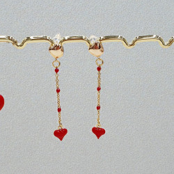 Σκουλαρίκια καρδιές κόκκινες  από ατσάλι 316L σε χρυσό χρώμα