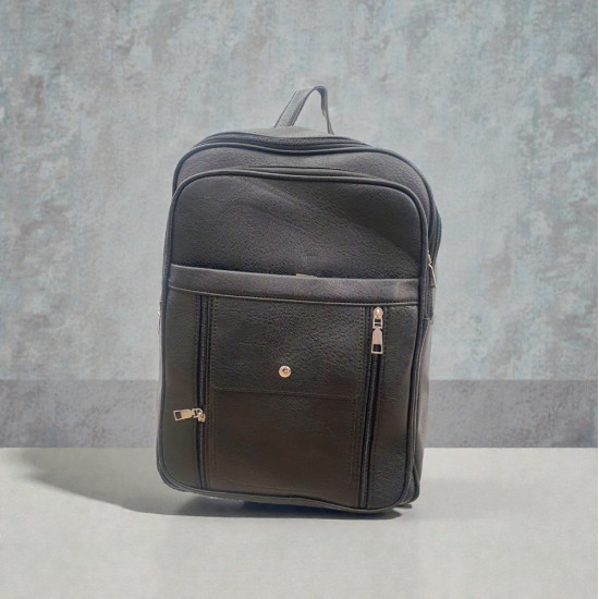 Τσάντα πλάτης  σε χρώμα μαύρο με πολλές θέσεις