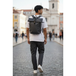 Τσάντα πλάτης σε μαύρο χρώμα με πολλές θέσεις N. 06023