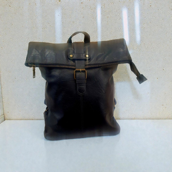 Τσάντα πλάτης σε μαύρο χρώμα με πολλές θέσεις N. 06025