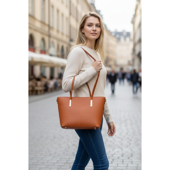 Τσάντα ώμου σε ταμπά χρώμα με πολλές θέσεις 