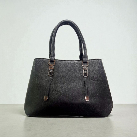 Τσάντα ώμου μαύρη με minimal λεπτομέρειες 