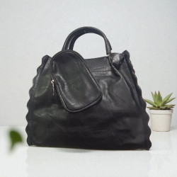 Τσάντα ώμου μαύρη από δερματίνη