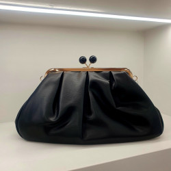 Τσάντα μαύρη