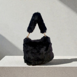Τσάντα ώμου γούνα μαύρη με φερμουάρ